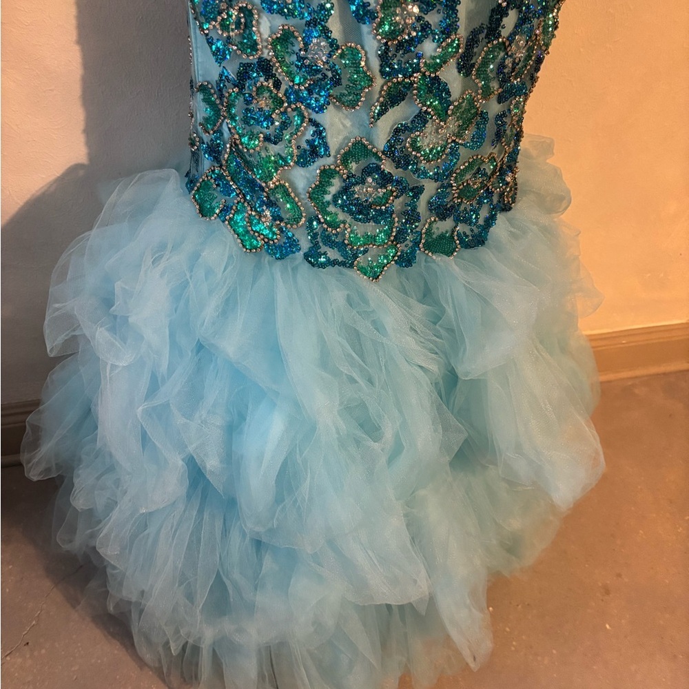 Poly Ariel Prom Dress - Picture 13 of 13